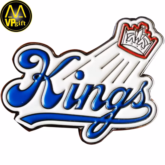 Großhandelsförderungs-kundenspezifisches Emblem-Logo-Mode-3D-Anime-Cartoon-Schule-weiches hartes Emaille-Metallknopf-Anstecknadel-Abzeichen für Werbegeschenk